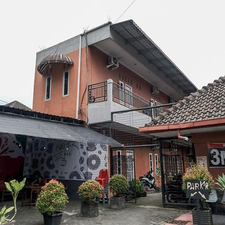Djaboerigin Mongonsidi Guest House RedPartner Medan Esterno foto