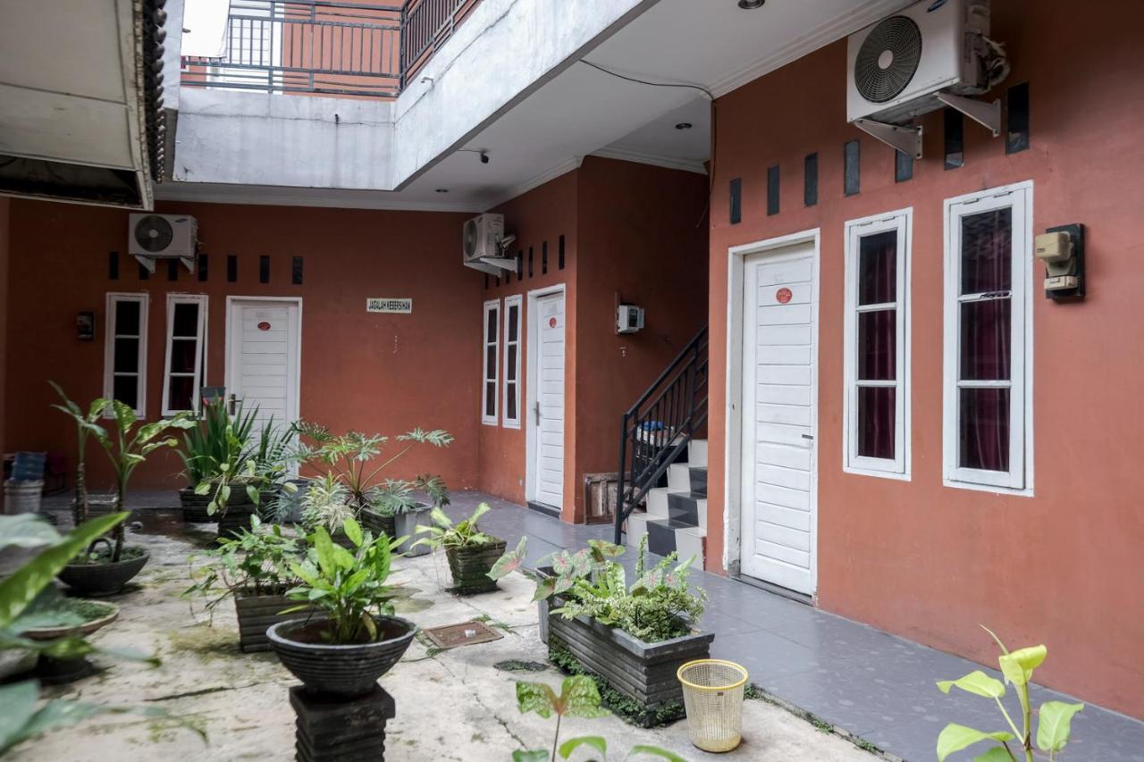 Djaboerigin Mongonsidi Guest House RedPartner Medan Esterno foto