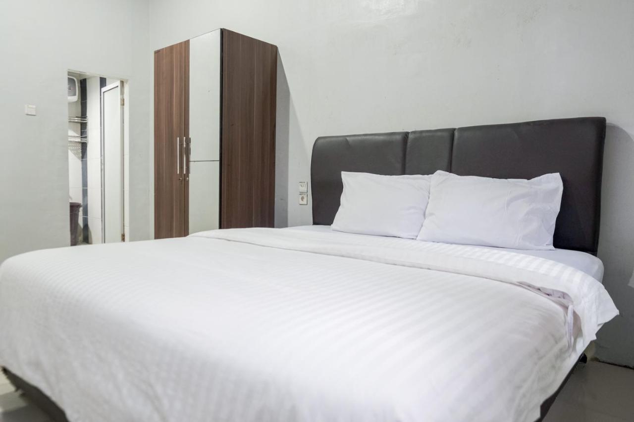 Djaboerigin Mongonsidi Guest House RedPartner Medan Esterno foto